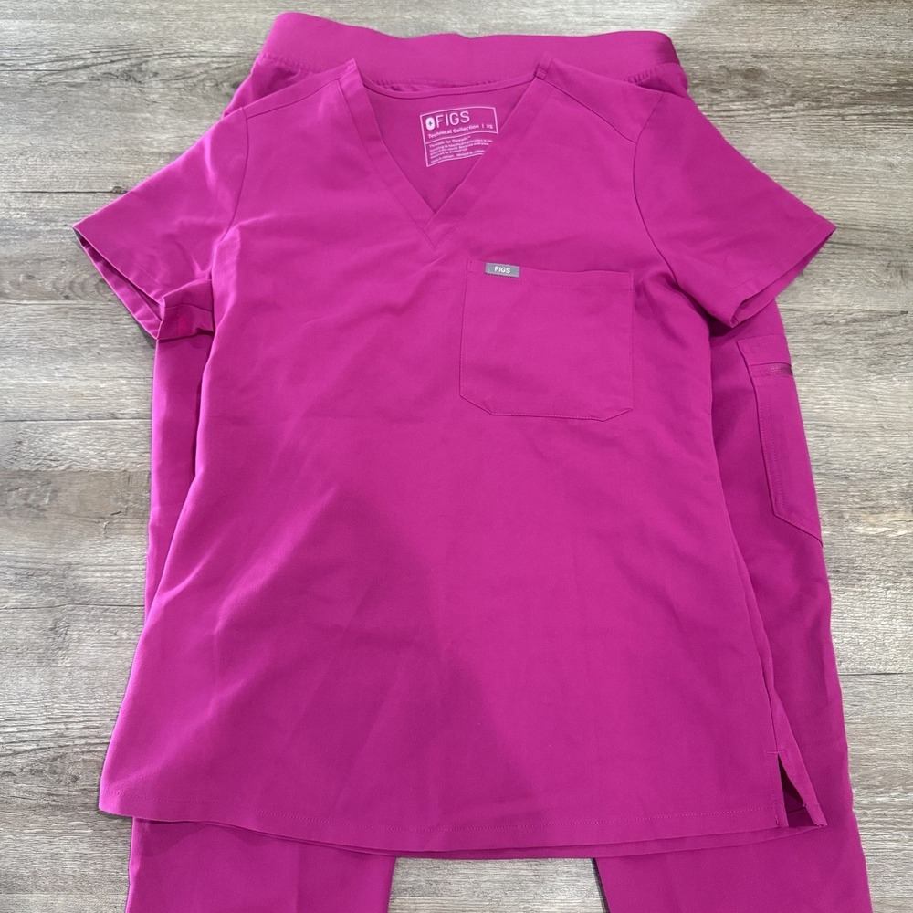 FIGS Scrub Set Magenta Catarina One-Pocket Top XS + Zamora Jogger Pants S